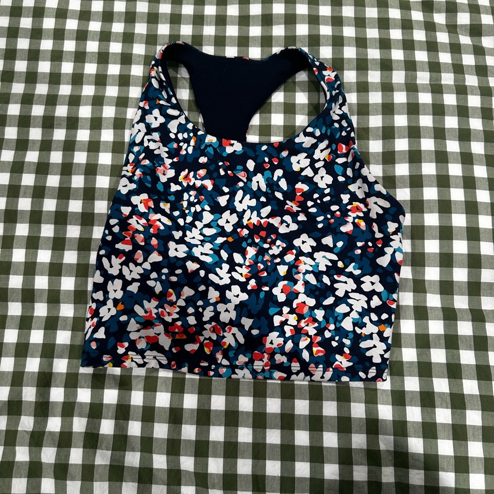 GAPFit Blackout Technology Sports Bra - Navy and Cream